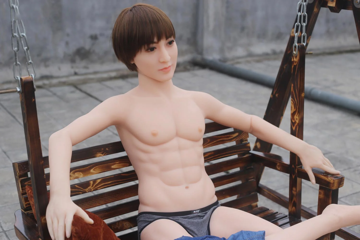 Male-sex-doll-with-short-brown-hair
